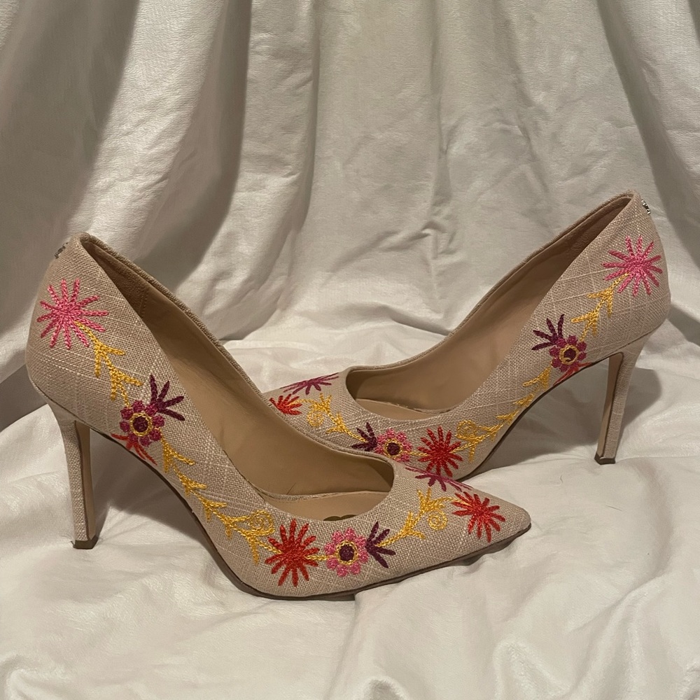 Sam Edelman Beige Floral Embroidered Heels